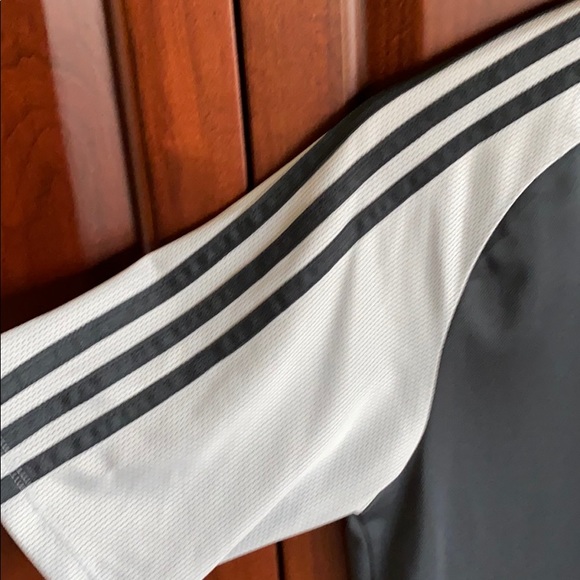 Men’s Adidas athletic top - Picture 2 of 5